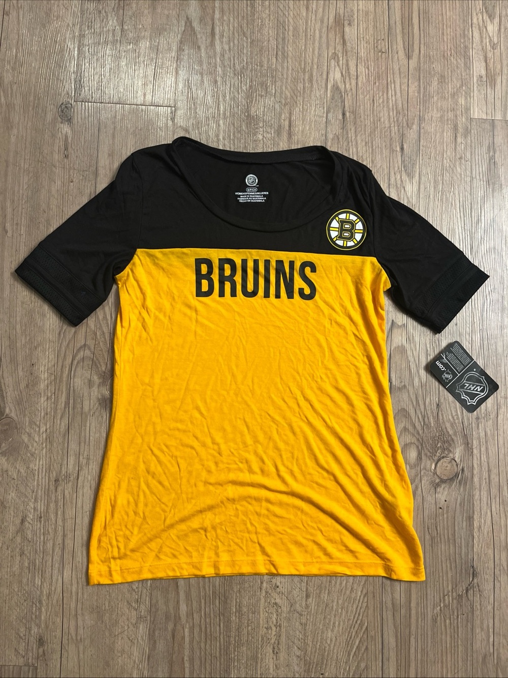 NWT NHL Boston Bruins Shirt Women's Size Small